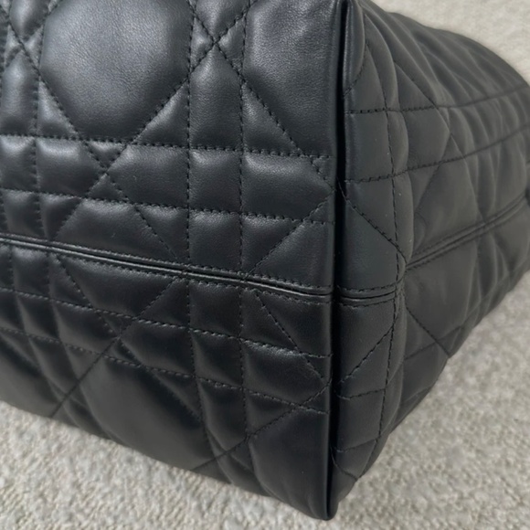 Authentic DIOR Medium Dior Toujours Bag Black Macrocannage Calfskin - Picture 12 of 14